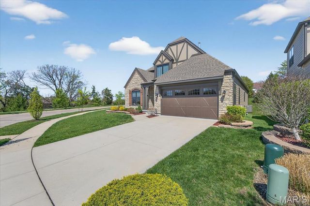 14702 Schoettler Grove Court, Chesterfield, MO 63017