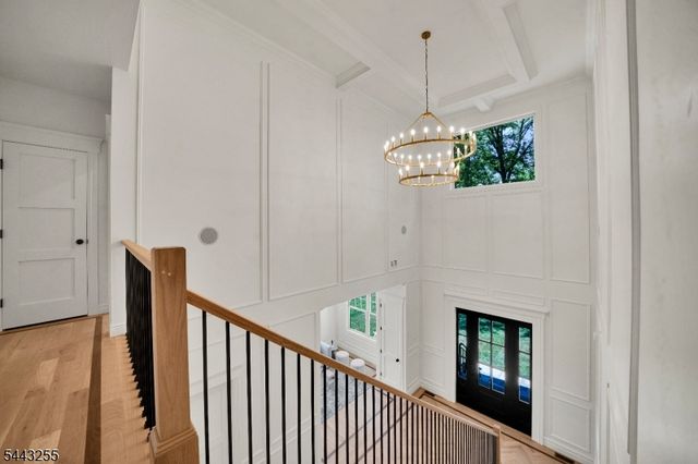 4 Garden Ct, Hohokus Boro, NJ 07423