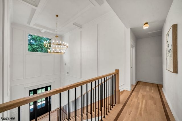 4 Garden Ct, Hohokus Boro, NJ 07423