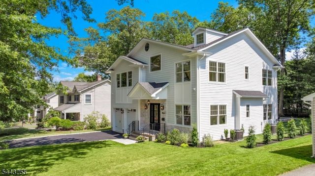 4 Garden Ct, Hohokus Boro, NJ 07423