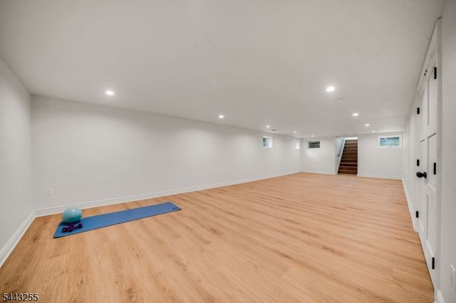4 Garden Ct, Hohokus Boro, NJ 07423
