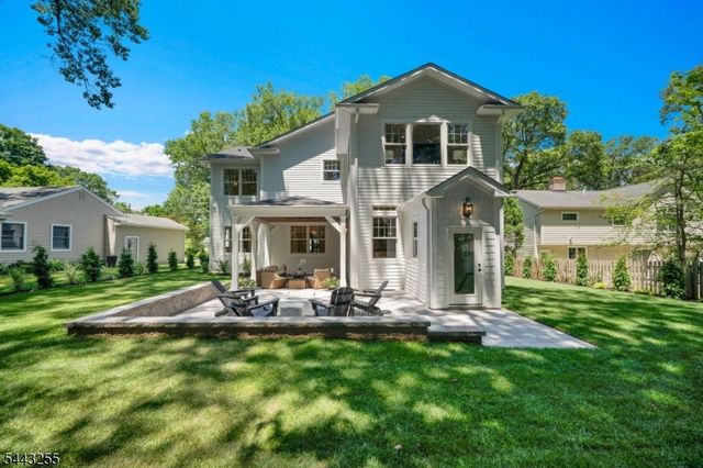 4 Garden Ct, Hohokus Boro, NJ 07423
