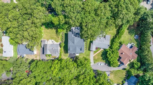 4 Garden Ct, Hohokus Boro, NJ 07423