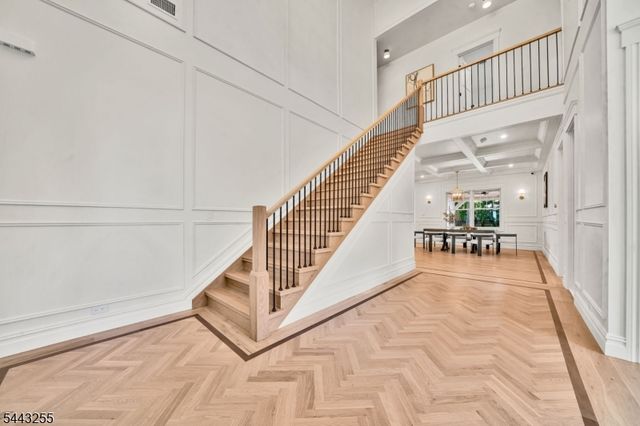4 Garden Ct, Hohokus Boro, NJ 07423
