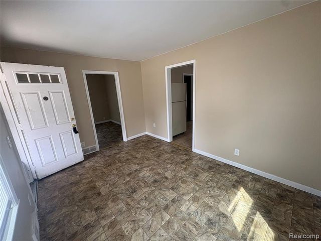 23122 Davey Avenue, Hazel Park, MI 48030