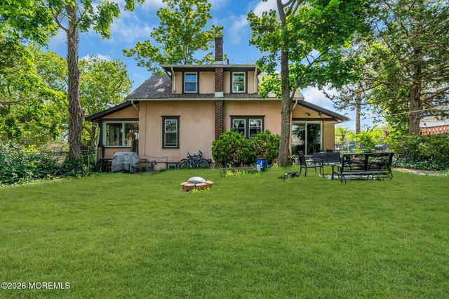 110 S Lake Drive, Lakewood, NJ 08701