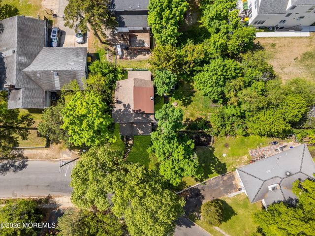 110 S Lake Drive, Lakewood, NJ 08701