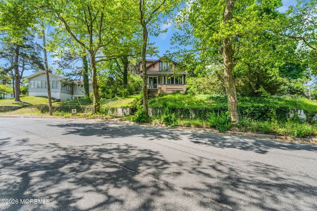 110 S Lake Drive, Lakewood, NJ 08701