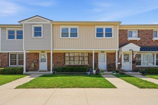 262 Bay Street, Wood Dale, IL 60191