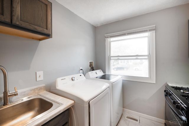 9648 Cedarhurst Drive, Colerain Twp, OH 45251