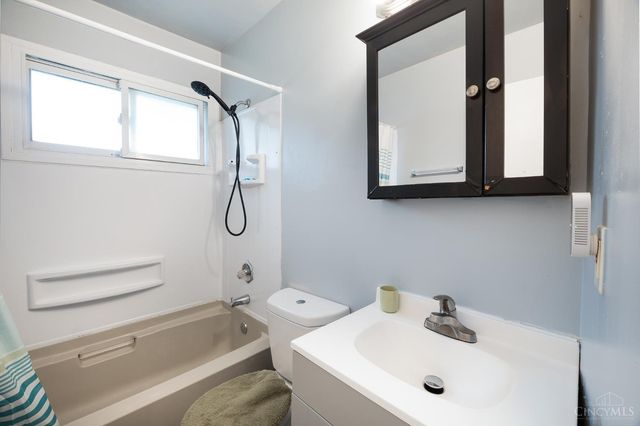 9648 Cedarhurst Drive, Colerain Twp, OH 45251