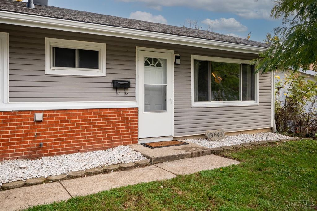 9648 Cedarhurst Drive, Colerain Twp, OH 45251