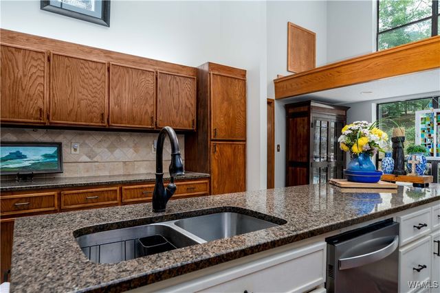 15693 Compass, Northport, AL 35475