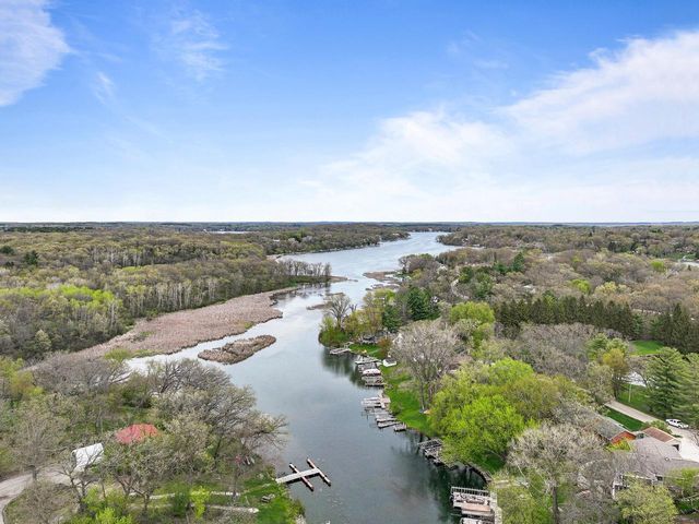 W5928 Mariner Hills COURT, Elkhorn, WI 53121