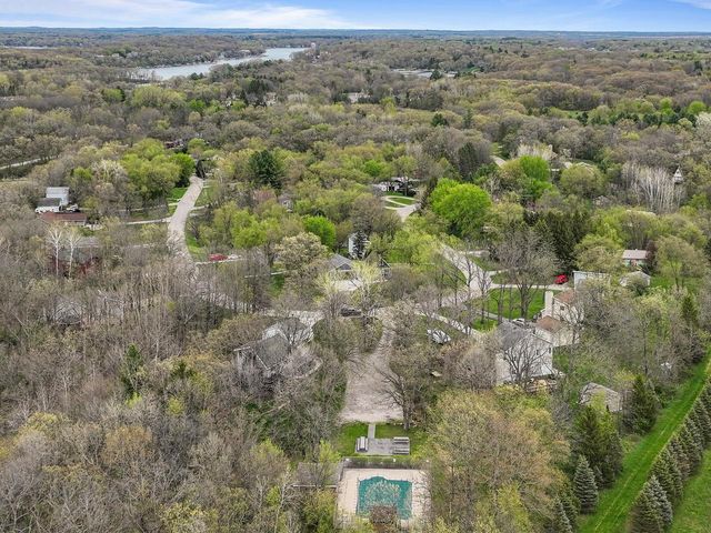 W5928 Mariner Hills COURT, Elkhorn, WI 53121