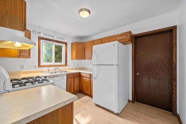 W5928 Mariner Hills COURT, Elkhorn, WI 53121
