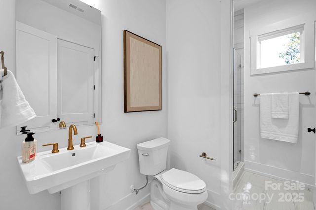 2820 Springway Drive, Charlotte, NC 28205