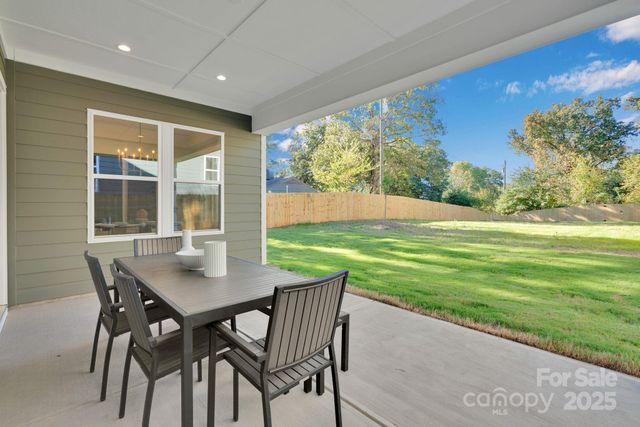 2820 Springway Drive, Charlotte, NC 28205