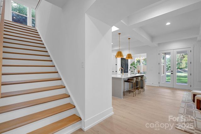 2820 Springway Drive, Charlotte, NC 28205