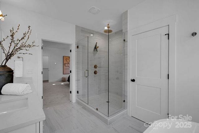 2820 Springway Drive, Charlotte, NC 28205