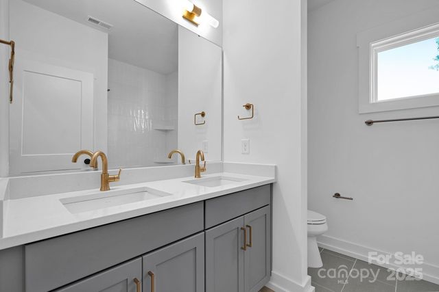 2820 Springway Drive, Charlotte, NC 28205