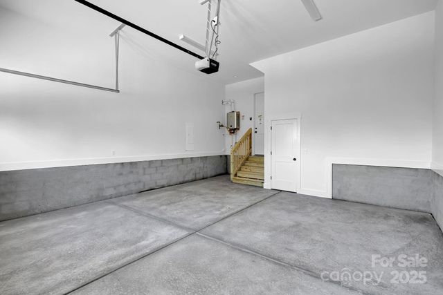 2820 Springway Drive, Charlotte, NC 28205