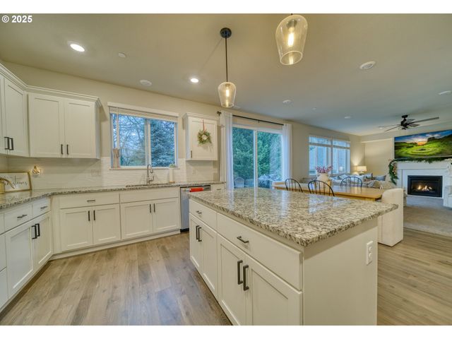 59710 SAPPHIRE Ct, St Helens, OR 97051