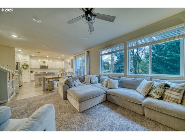 59710 SAPPHIRE Ct, St Helens, OR 97051