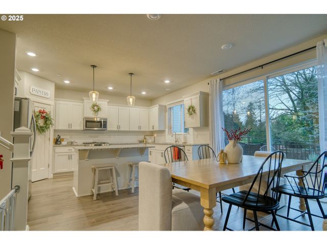 59710 SAPPHIRE Ct, St Helens, OR 97051