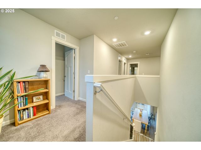 59710 SAPPHIRE Ct, St Helens, OR 97051