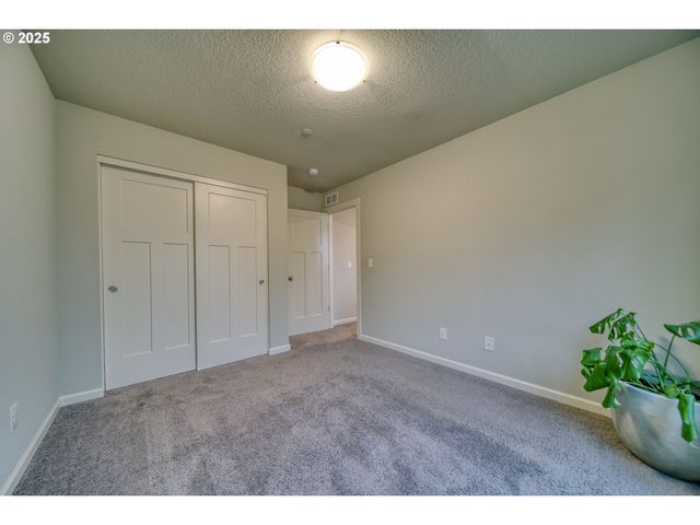 59710 SAPPHIRE Ct, St Helens, OR 97051