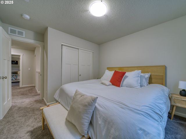 59710 SAPPHIRE Ct, St Helens, OR 97051