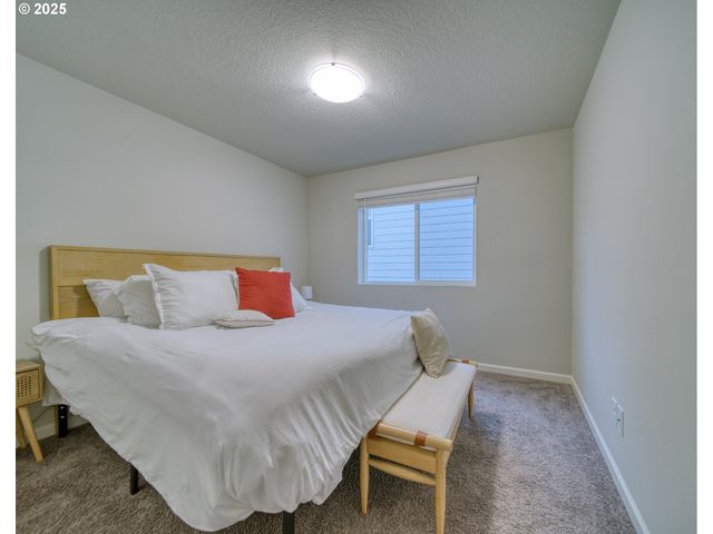 59710 SAPPHIRE Ct, St Helens, OR 97051