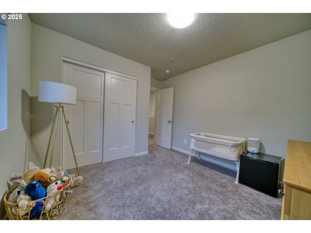 59710 SAPPHIRE Ct, St Helens, OR 97051