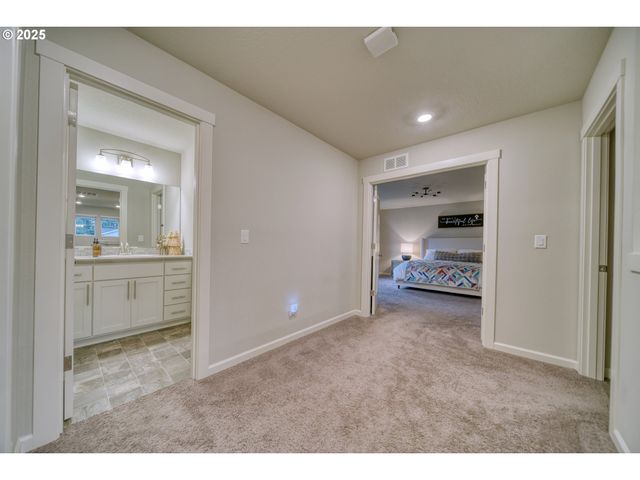 59710 SAPPHIRE Ct, St Helens, OR 97051