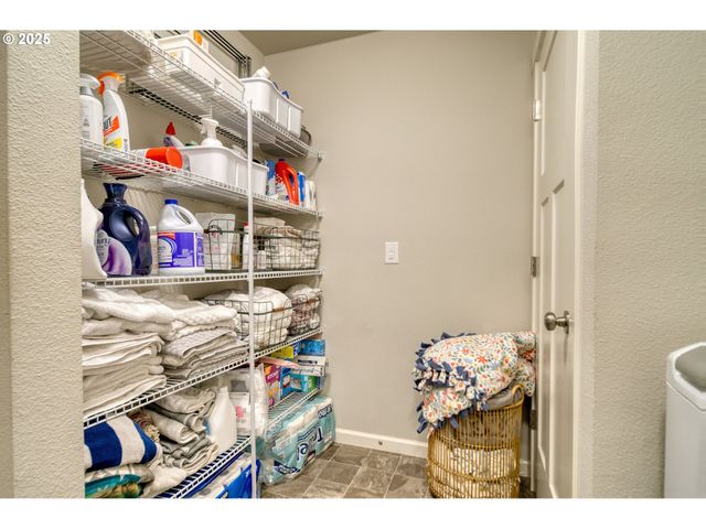 59710 SAPPHIRE Ct, St Helens, OR 97051