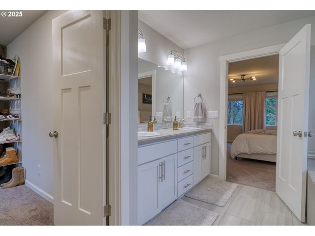 59710 SAPPHIRE Ct, St Helens, OR 97051