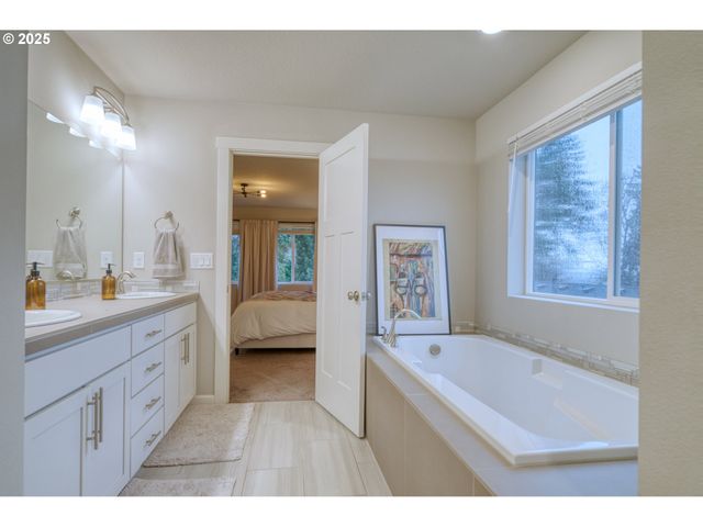 59710 SAPPHIRE Ct, St Helens, OR 97051