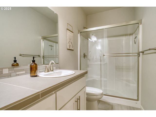 59710 SAPPHIRE Ct, St Helens, OR 97051