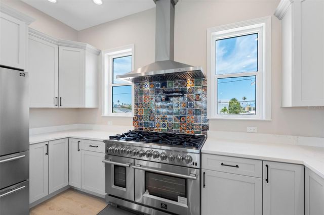 16025 REDINGTON DRIVE, Redington Beach, FL 33708