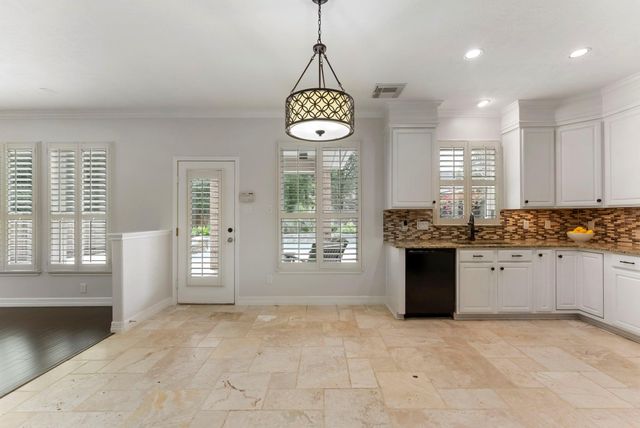 119 S Abram Circle, The Woodlands, TX 77382