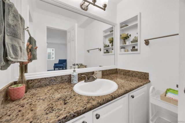 8889 Caminito Plaza Centro 7127, San Diego, CA 92122
