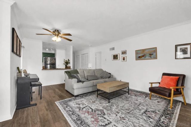 8889 Caminito Plaza Centro 7127, San Diego, CA 92122