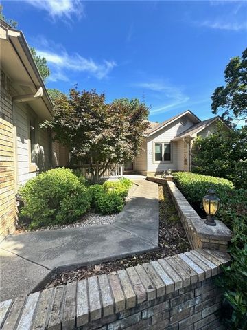 25 Elizabeth Drive, Bella Vista, AR 72715