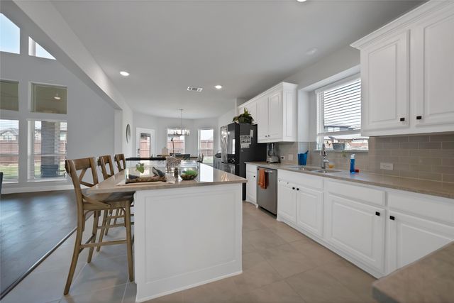 2208 Birdwatch Lane, Mansfield, TX 76084