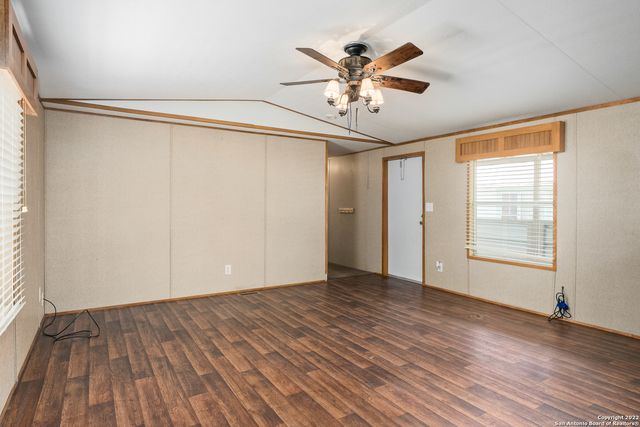 311 N REED ST, Pleasanton, TX 78064