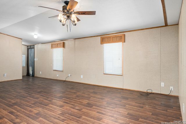 311 N REED ST, Pleasanton, TX 78064
