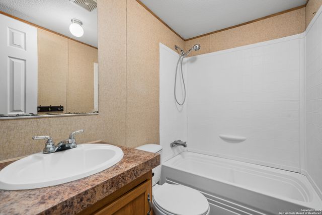 311 N REED ST, Pleasanton, TX 78064