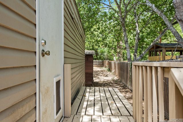 311 N REED ST, Pleasanton, TX 78064