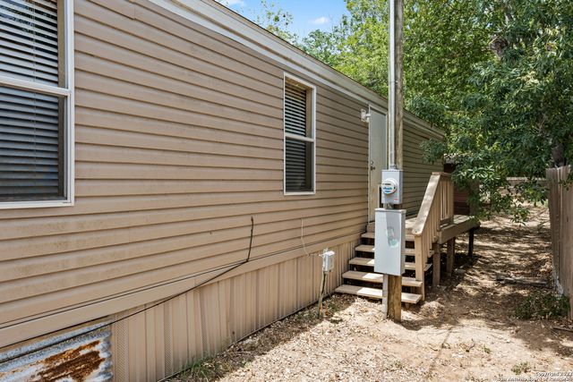 311 N REED ST, Pleasanton, TX 78064